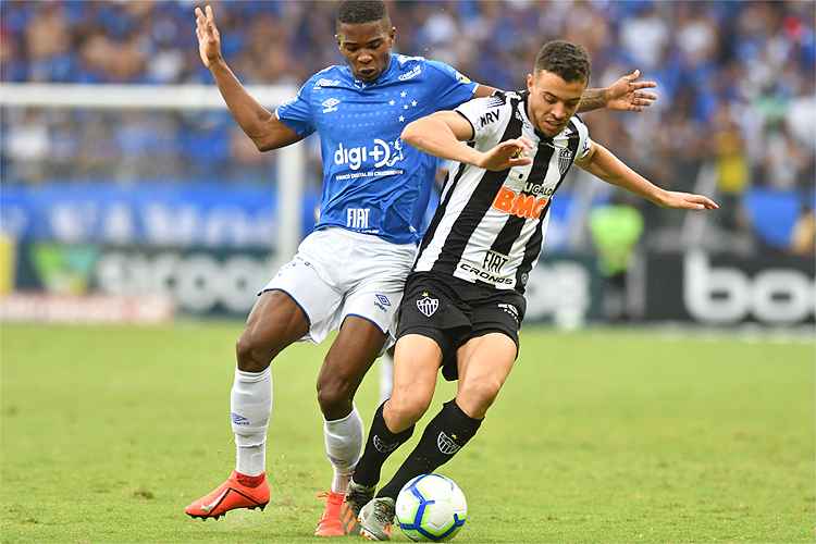 Cacá foi um dos destaques do Cruzeiro no clássico contra o Atlético