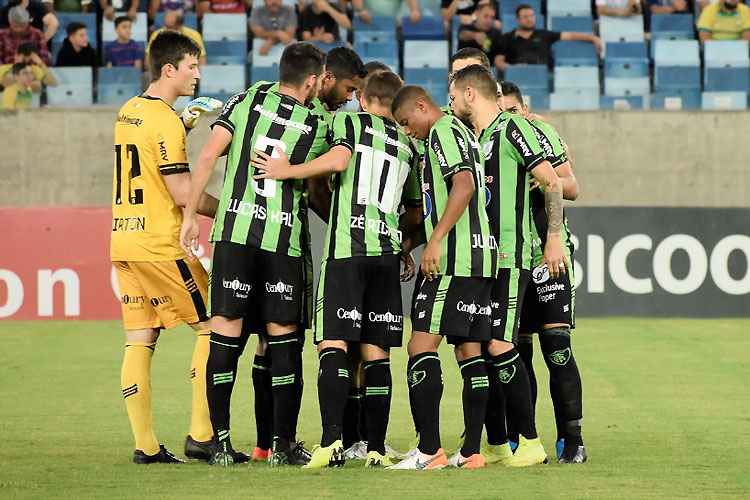 América reencontra torcida contra o Vitória, no Horto, e busca de novo o G-4