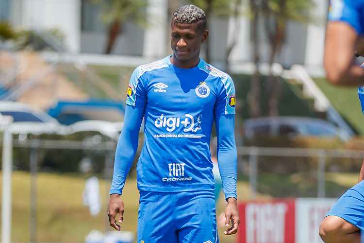 Luis Orejuela tem 29 partidas com a camisa do Cruzeiro e um gol marcado