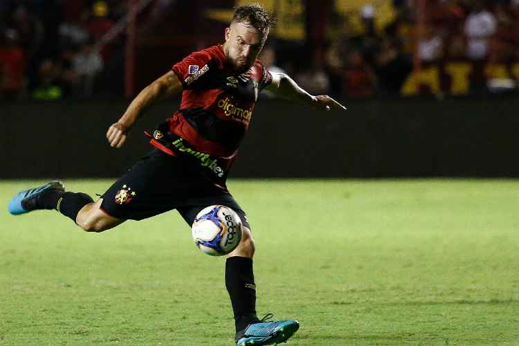 Willian Farias é um dos que deve ficar fora do jogo de quarta