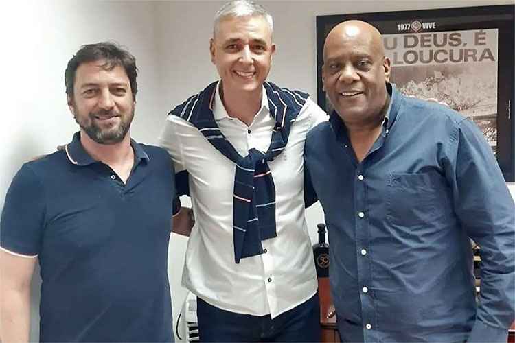 Tiago Nunes se encontrou com parte da diretoria no Parque São Jorge