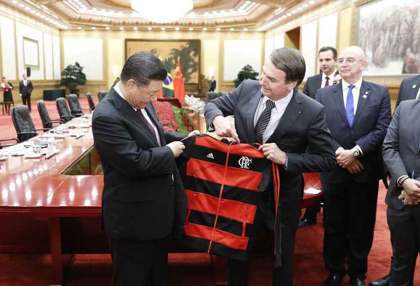 Em junho, presidente entregou um casaco da equipe ao presidente da China, Xi Jinping