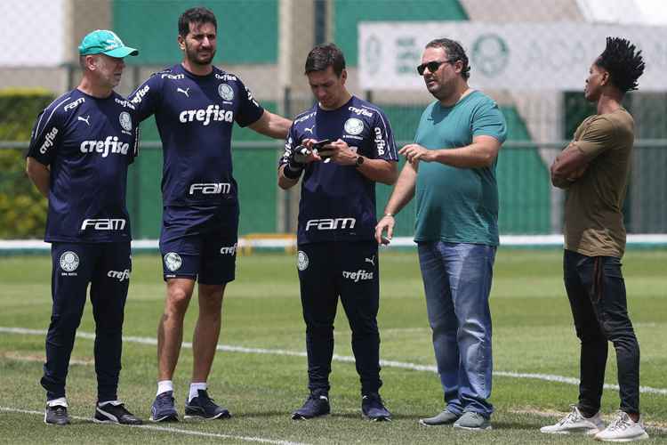Cúpula do Palmeiras trabalha para adiar título do Flamengo