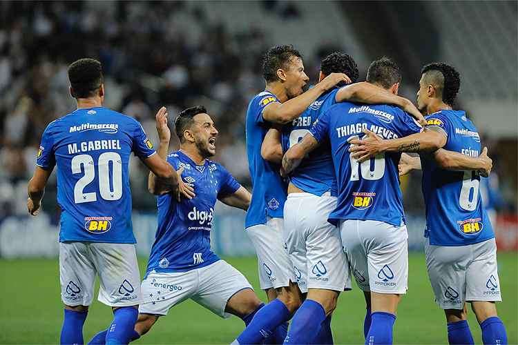 Cruzeiro venceu o Corinthians de virada. Parecia que o time iria deslanchar