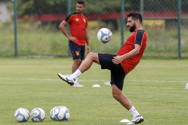Com 12 partidas pelo Leão, Carmona fez dois gols e deu três assistências