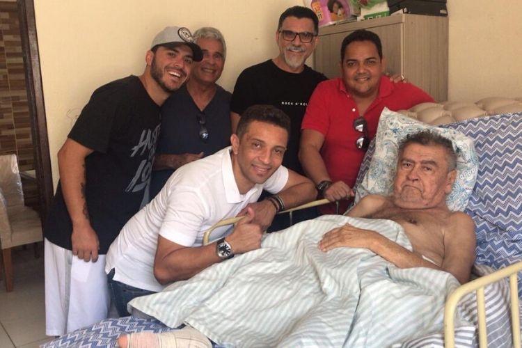 Ricardo Rocha compartilhou momento de homenagem a Nereu, junto a Charles Muniz e Chiquinho