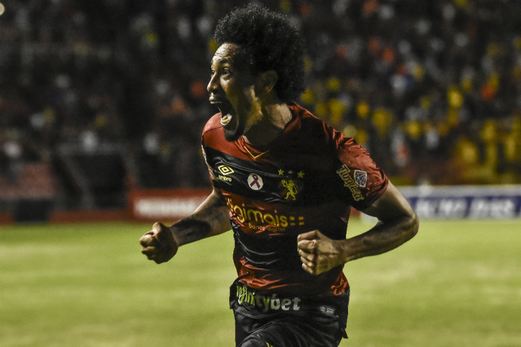 Jogador está de férias nos Estados Unidos e deve responder o Sport até início da próxima semana