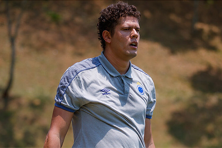 Hoffmann Túlio saiu do comando de time feminino do Cruzeiro