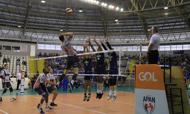 Cruzeiro venceu por 3 sets a 0, com parciais de 25/21, 25/13 e 25/23