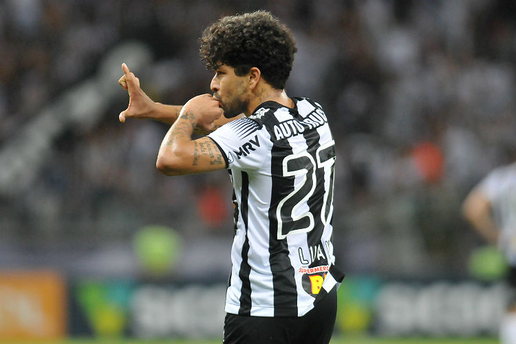 Luan deixa Atlético com 304 jogos e 48 gols marcados