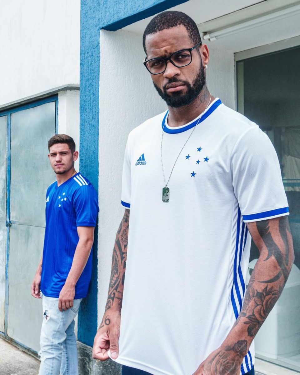 Caio Rosa, do time Sub-20, e Dedé trajados com a coleção 2020 da Adidas