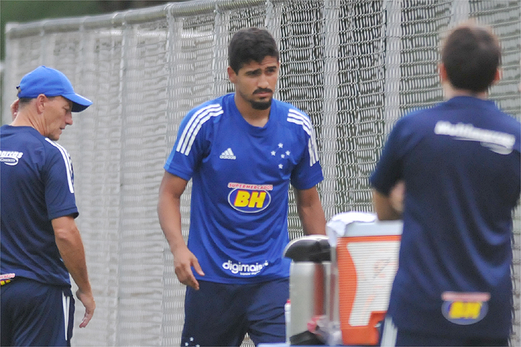 Ramon já treinou com companheiros, mas não teve a contratação oficializada