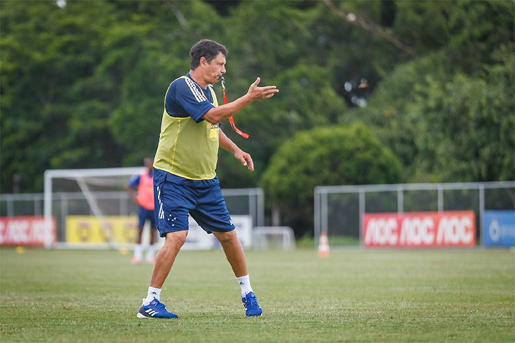 Adilson disse que terá que ser 