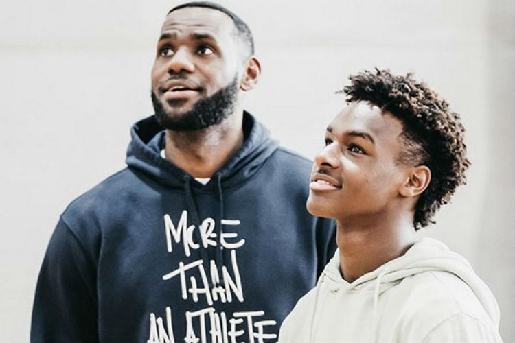 Aos 15 anos, filho de LeBron James é sensação no basquete colegial dos EUA