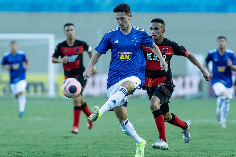 Camisa 10 do Cruzeiro na Copinha, armador Marco Antônio será promovido ao elenco profissional 