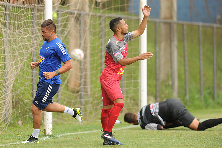 Com gol de Judivan, Cruzeiro venceu o Guarani em jogo-treino na Toca II