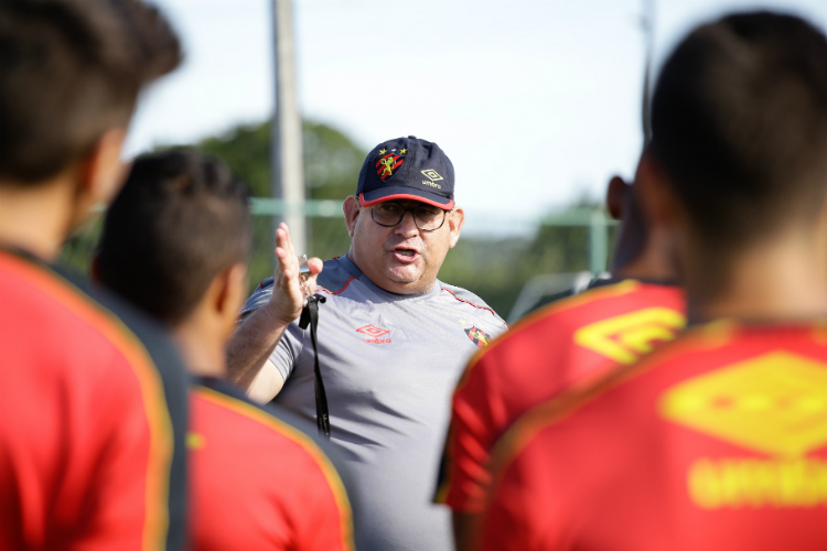 Pela curta pré-temporada e proximidade dos jogos, técnico indicar poder poupar jogadores pensando na Copa do Nordeste