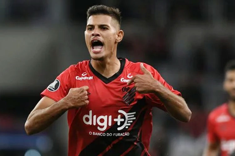Bruno Guimarães tem transferência encaminhada para o Lyon