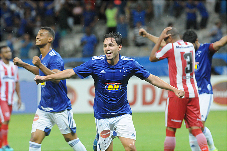 Maurício foi um dos jogadores mais participativos no time do Cruzeiro contra o Villa Nova