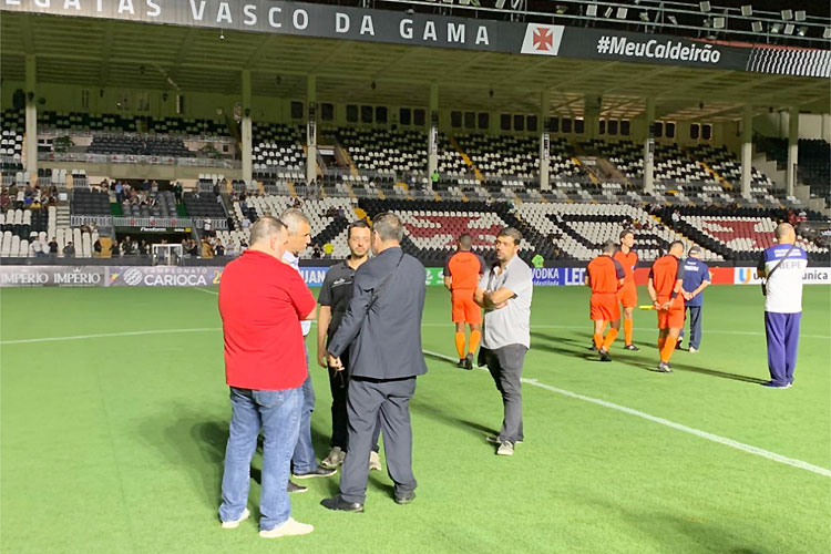 São Januário teve apagões seguidos, e jogo foi adiado para esta sexta, às 11h