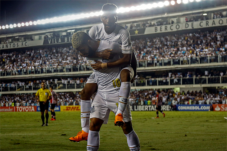 Rodrygo e Gabigol foram duas das principais revelações do Santos nos últimos anos; clube paulista lidera a lista
