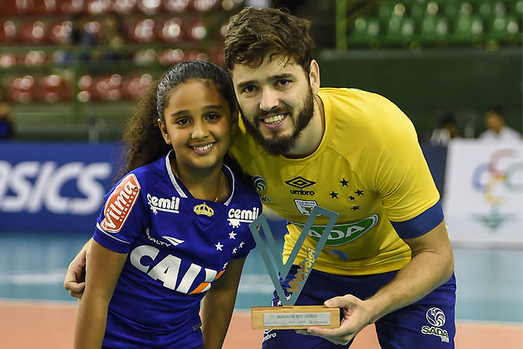 Lukinha recebeu o prêmio de melhor em quadra no triunfo celeste no Riacho
