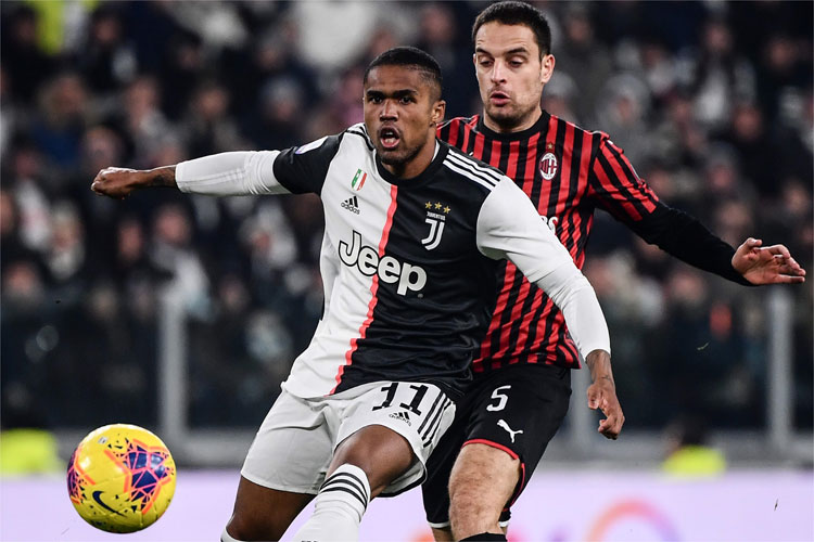 Douglas Costa vai desfalcar a Juventus contra o Milan