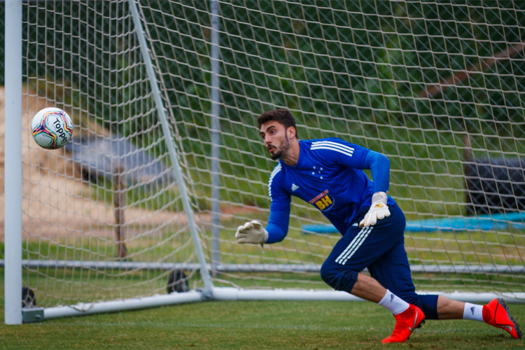 Goleiro Rafael vive imbróglio judicial com o Cruzeiro