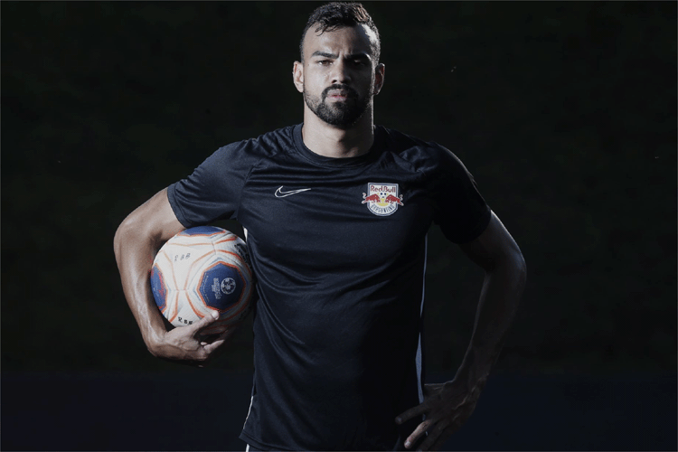 Cruzeiro foi o último clube do jogador de 23 anos
