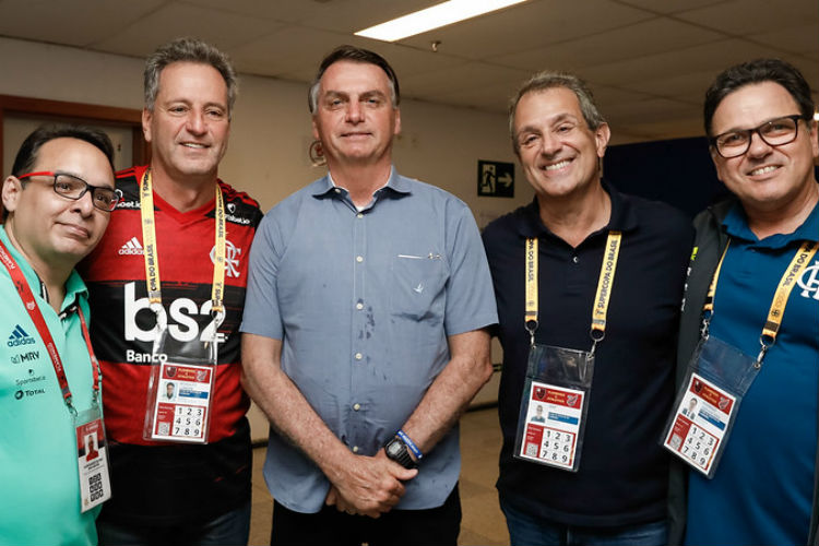 Bolsonaro foi ao estádio Mané Garrincha, em Brasília, para assistir à decisão da Supercopa do Brasil entre Flamengo e Athletico-PR