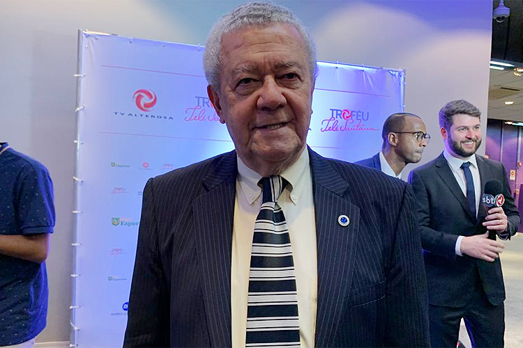 José Dalai Rocha afirmou que Cruzeiro contratará mais jogadores até a Série B