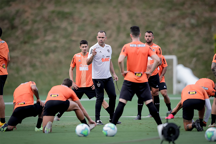 Dudamel comandou o último treino na Cidade do Galo antes da viagem para Pernambuco