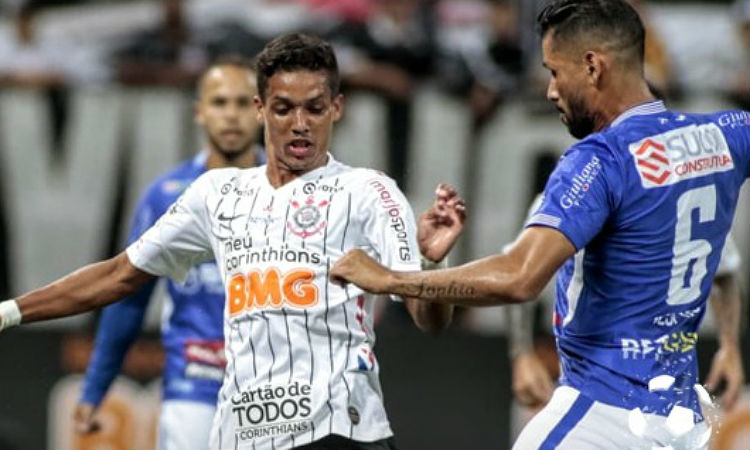 Corinthians tropeça no Itaquerão e amplia jejum de vitória