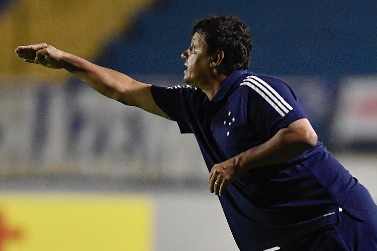 Adilson Batista comandou o Cruzeiro na classificação à terceira fase da Copa do Brasil