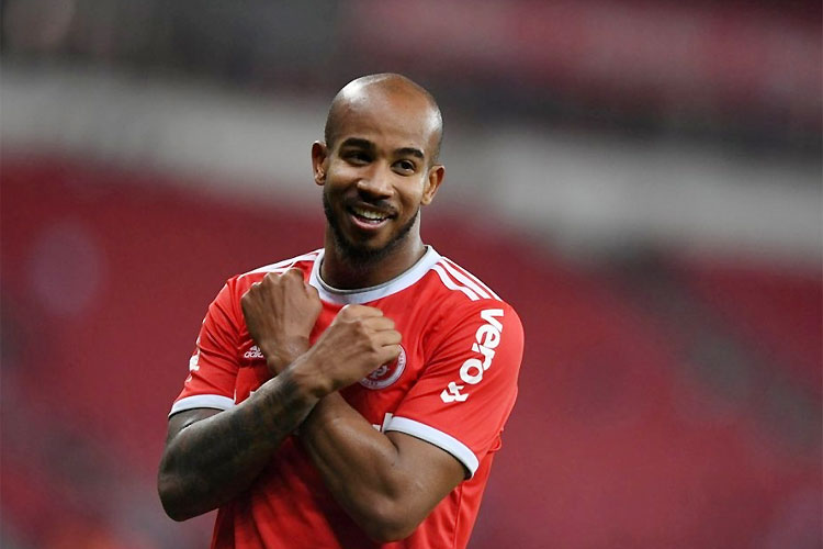 Patrick foi o artilheiro da noite na vitória do Internacional no Beira-Rio 