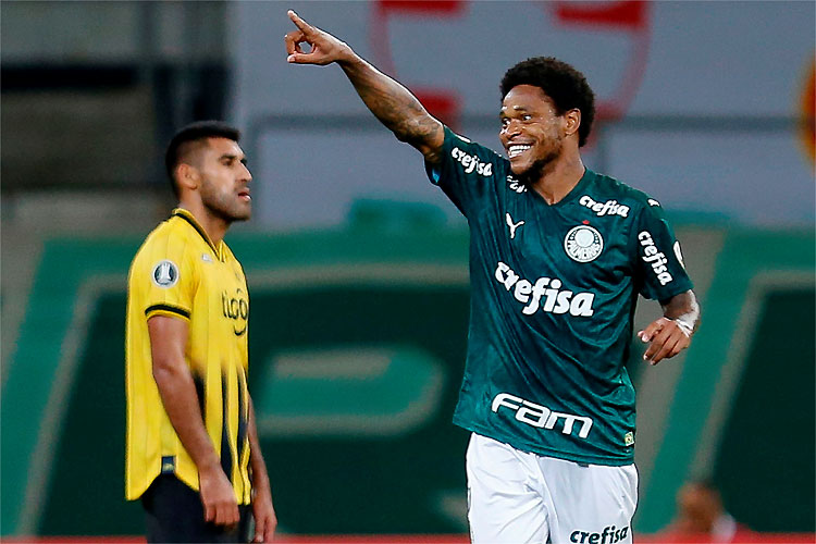 Luiz Adriano faz hat-trick e comanda vitória do Palmeiras no Allianz Parque