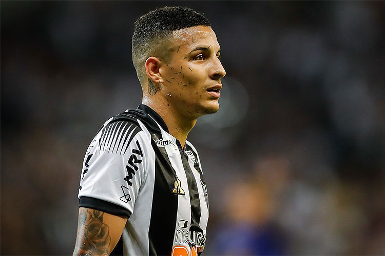 Arana comentou lance da caneta em Adilson que viralizou nas redes sociais