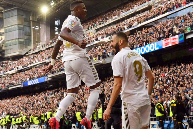 Vinicius Junior afirmou que apoio de Benzema é essencial para se firmar na equipe merengue