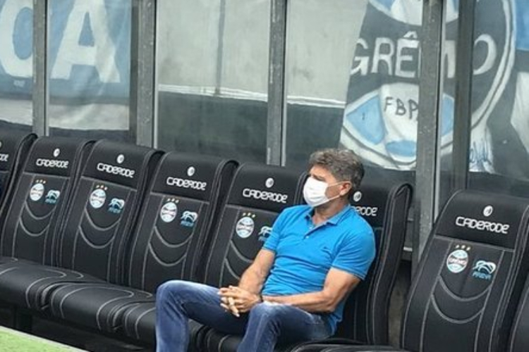 Renato foi um dos poucos treinadores a pedirem a paralisação