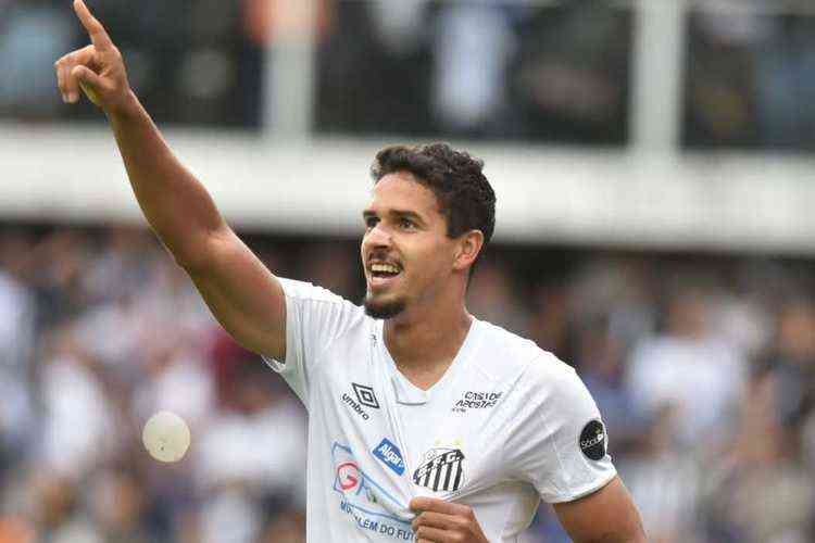 Zagueiro Lucas Veríssimo, do Santos, estava na mira do Atlético