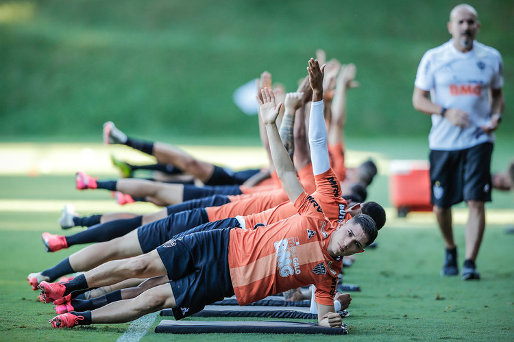 Jogadores serão divididos em grupos com horários distintos para treinos físicos