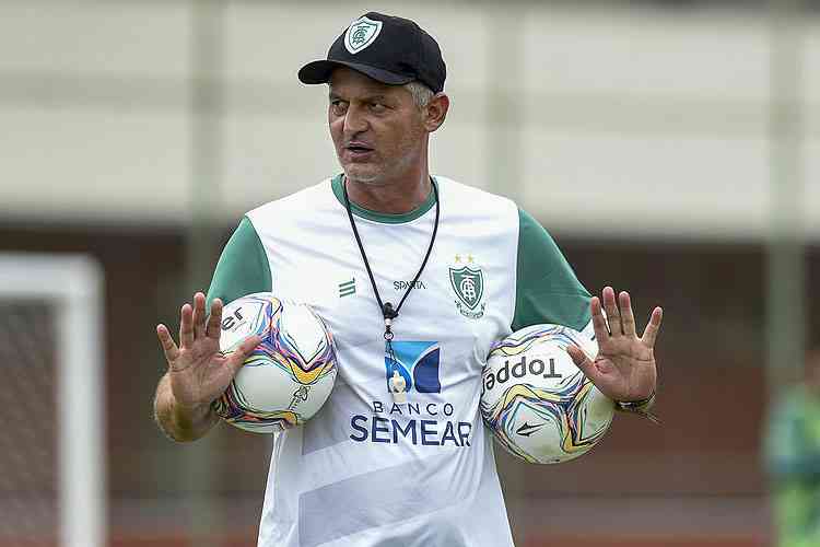 Lisca tem retorno previsto ao CT Lanna Drumond em meados da próxima semana