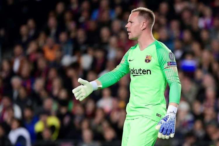 Ter Stegen protagonizou fortes rumores de saída; goleiro ainda trata de renovação contratual com o Barça