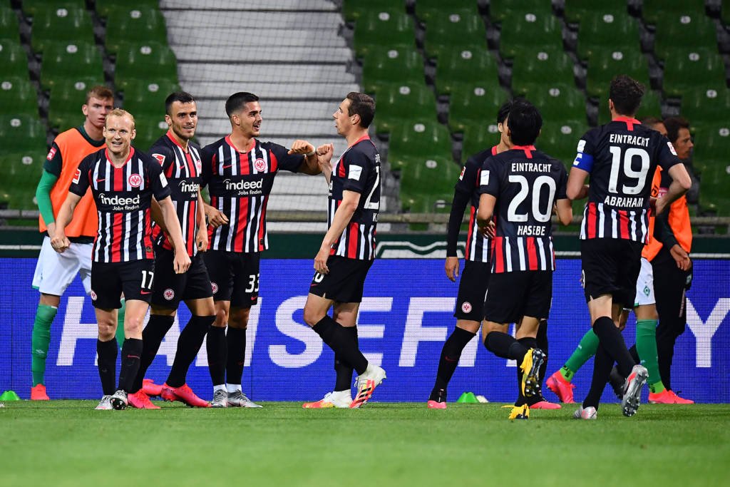 Eintracht Frankfurt goleia e complica situação do Werder Bremen