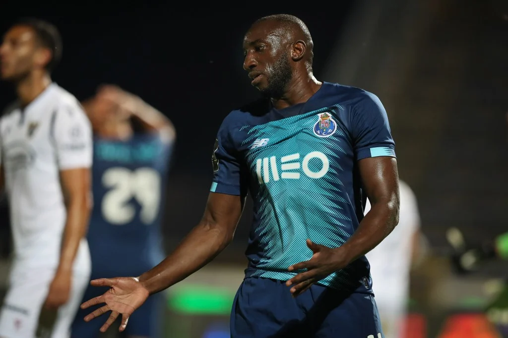 Porto vacila e pode ser ultrapassado pelo arquirrival Benfica