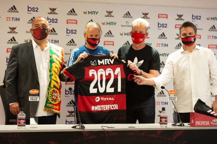 Jorge Jesus assina novo contrato com o Flamengo, até junho de 2021