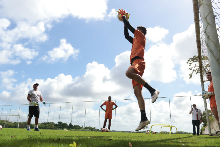 Jogadores iniciaram treinamento, com foco na recuperação da parte física