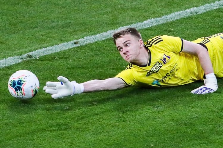 Goleiro Denis Popov, do Rostov, passou pela situação de buscar a bola no fundo das redes dez vezes em uma só partida