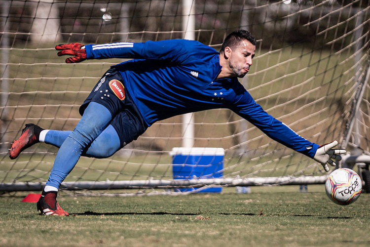 Fábio considera que faltou coerência a Taffarel ao avaliar goleiros