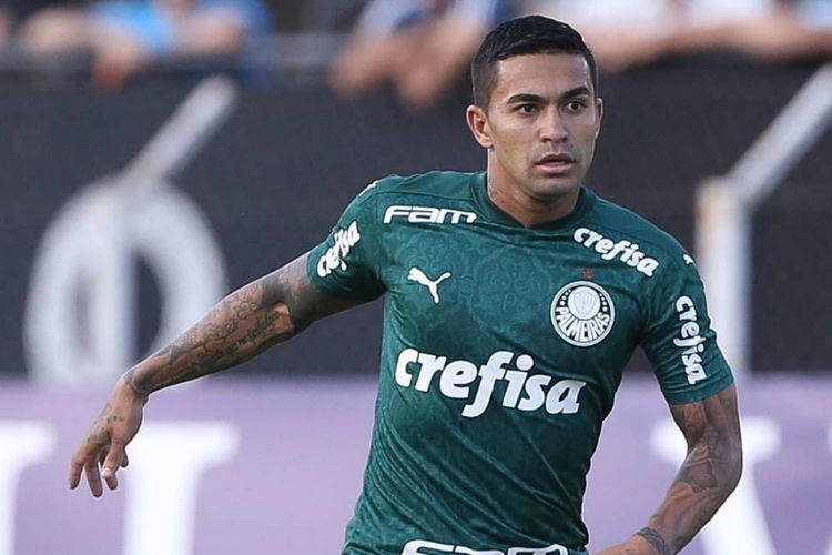 Dudu negocia ida ao futebol do Catar, mas caso de agressão pode impossibilitar saída do atacante